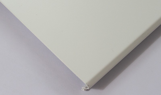 白い粉のコーティングC300はアルミニウム パネルが端を切ったアルミニウム ストリップの天井の金属を中断した